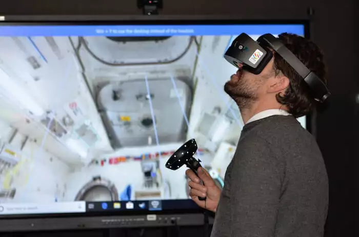 how-metavers-could-change-the-future-of-work-2